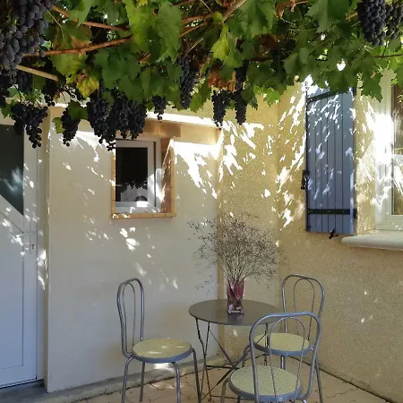 Apartment Des Grenadiers